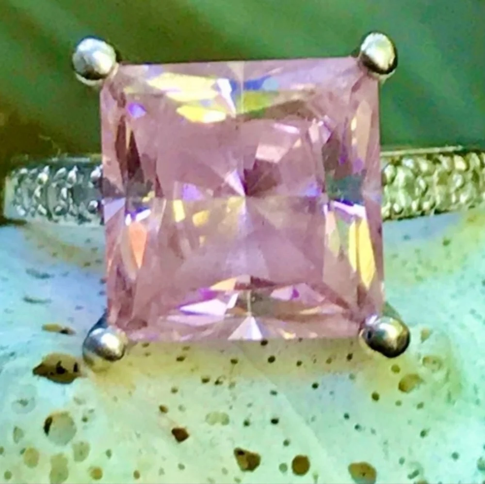 14 K Pink Princess Cut Solitaire Ring EUC Stamped - Picture 1 of 6